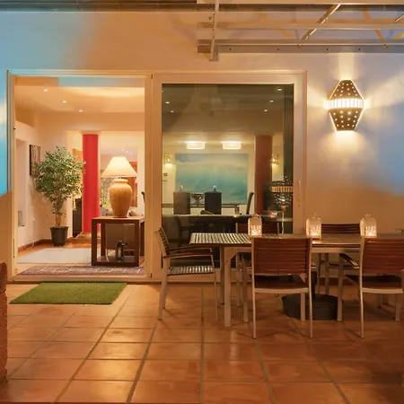 فيلة Del Moral تيناجون