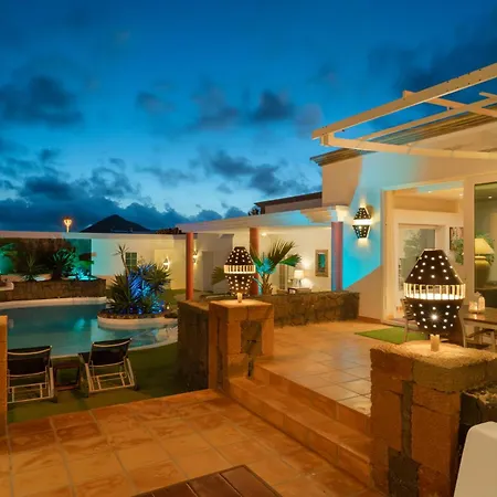 Del Moral Vila Tinajo