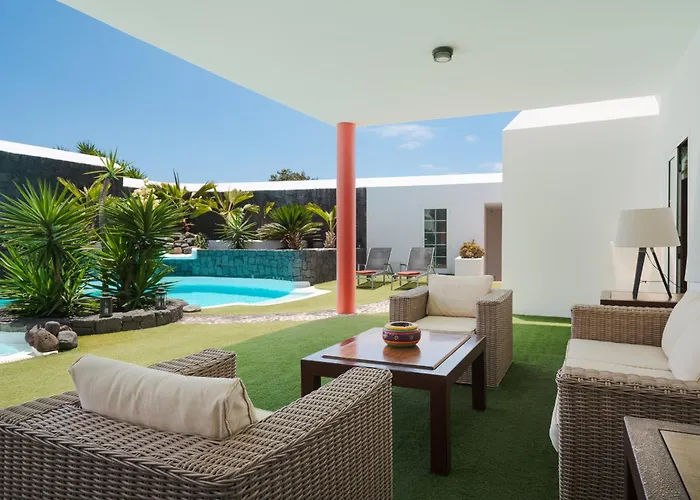 Del Moral Villa Tinajo